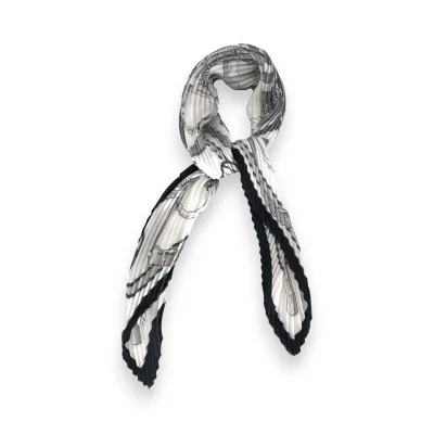 Foulard Plissettato con Motivo a Catene Bianco e Nero