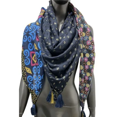 Quadratischer Patchwork-Schal in marineblau und mehrfarbig