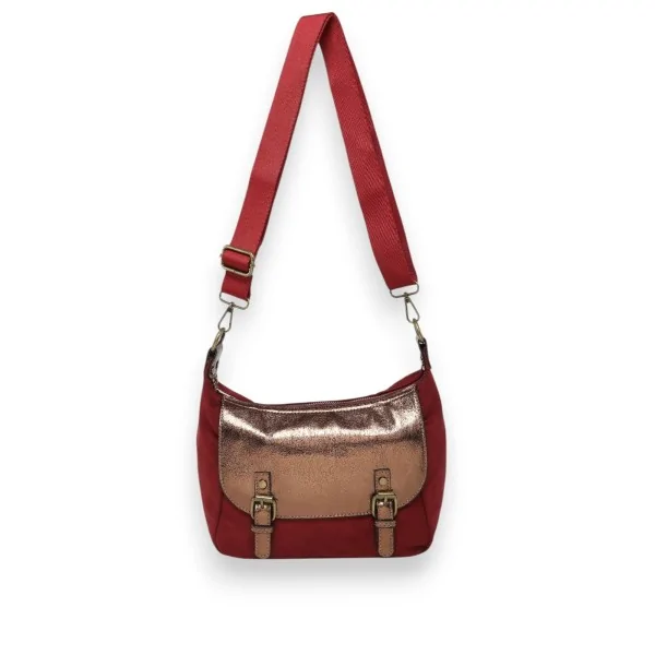 Bolso bandolera de antelina burdeos con solapa metalizada