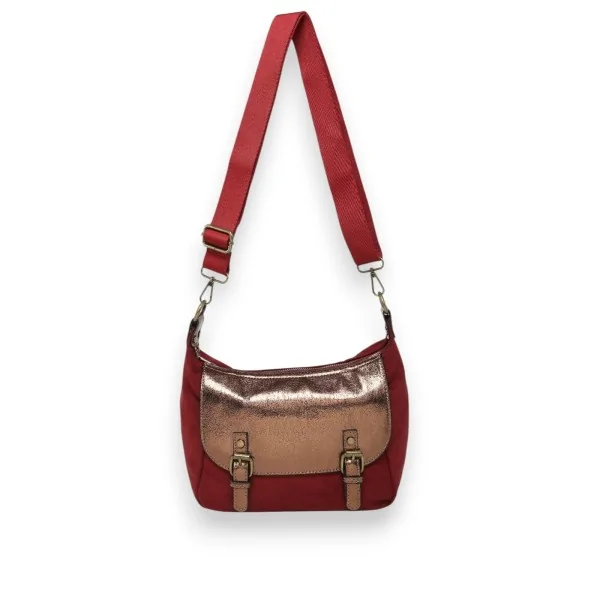 Bolso bandolera de antelina burdeos con solapa metalizada