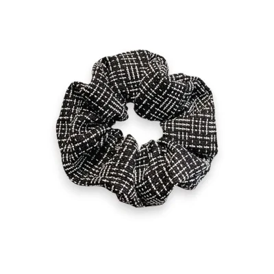 Scrunchie xadrez preto e branco