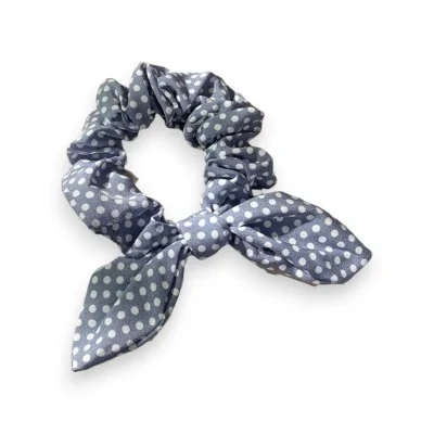 Gepunktetes Scrunchie-Haargummi