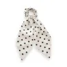 Scrunchie com lenço de bolinhas preto e branco