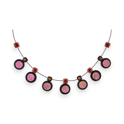 Colar de fantasia com pendentes de design em relevo rosa da Ikita