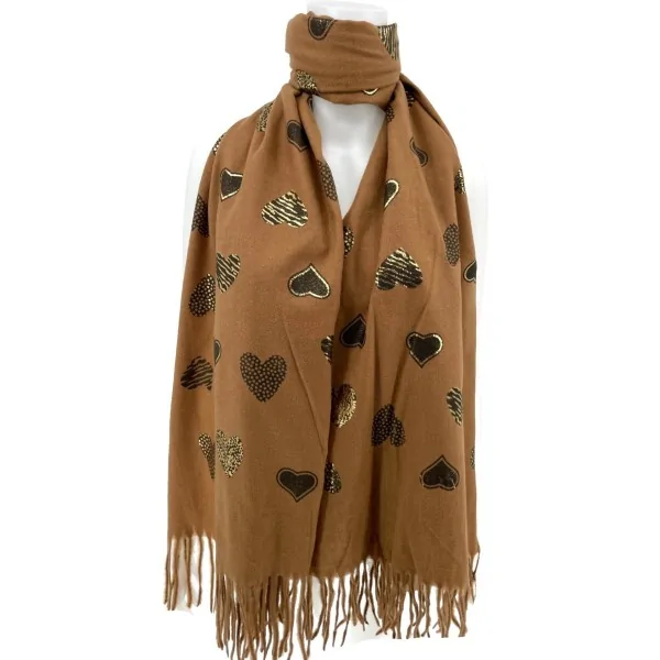 Bufanda suave de color camel con motivos de corazones negros y dorados