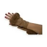 Mitaines en fausse fourrure taupe | Accessoire hiver élégant et confortable