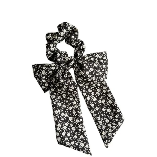 Scrunchie mit schwarz-weißem Liberty-Muster