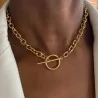 Collar Cadena de Acero Dorado con Cierre de Medallón Toggle - Joya de Moda para Mujer