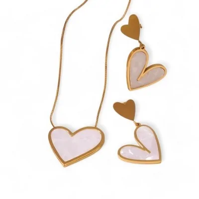 Conjunto de joias coração nacarado em aço inoxidável dourado