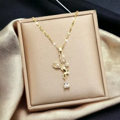 Colar de Aço Dourado Borboleta