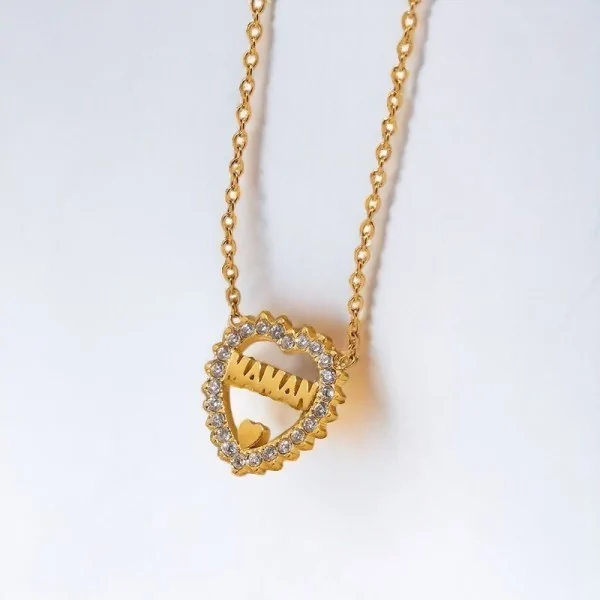 Colar de Aço Dourado com Medalhão em Forma de Coração Mãe