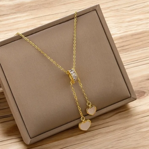 Colar de Aço Dourado Coração Elegância Branco Perolado