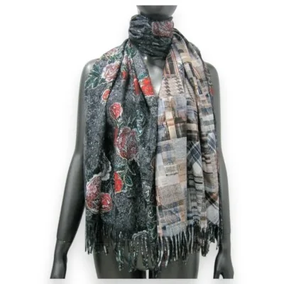 Cachecol patchwork em tons de cinza e preto