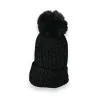 Gorro de Veludo Cotelê Preto Forrado com Forro Macio e Pompom