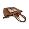 Sac à Main Mélanie Paris Camel - Grand Format Élégant avec Rabat Argenté