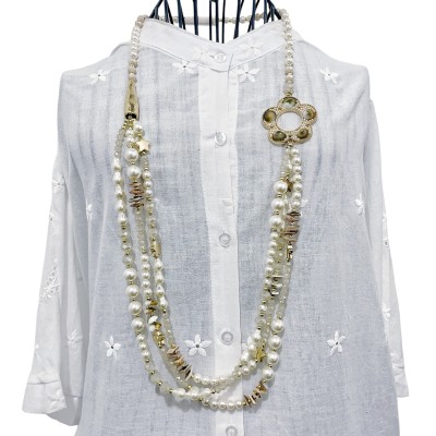 Ivory Perlen + Gold-metallic-Akzentperlen an langer Halskette