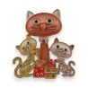 Broche familia de gatos navideños con gato terracota, dos gatitos y dos paquetes de regalo, contorno oro rosa, magnético, 4 x 4,