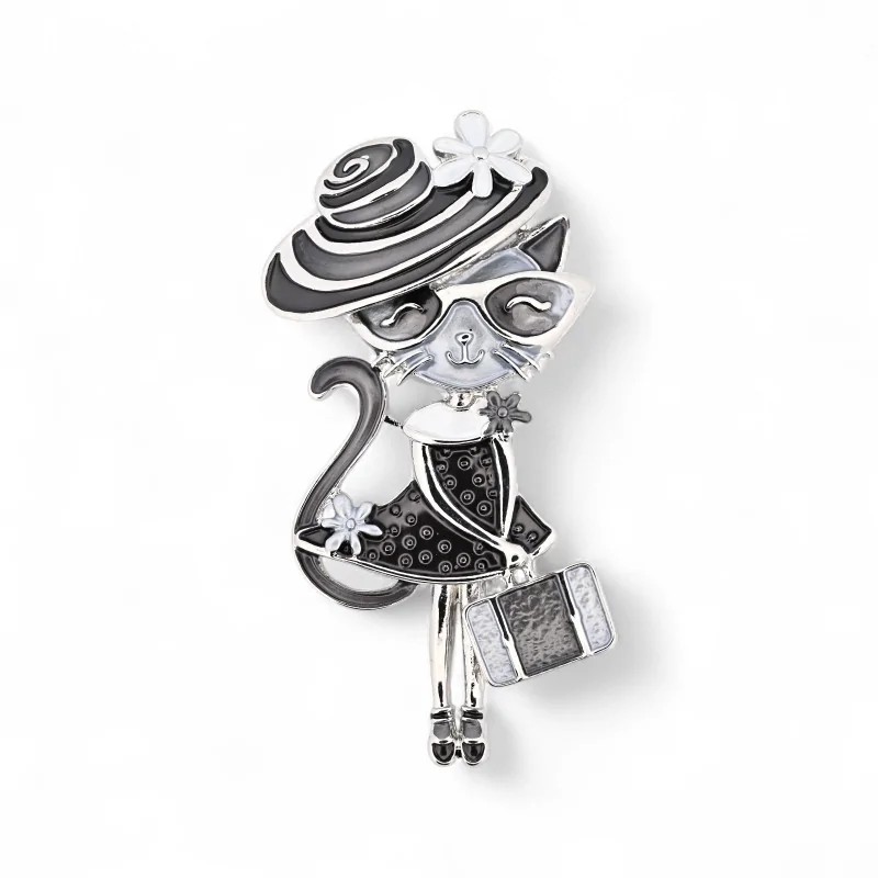 Broche Aimantée Chatte Élégante Noir et Blanc - Bijou Félin Chic Parisien