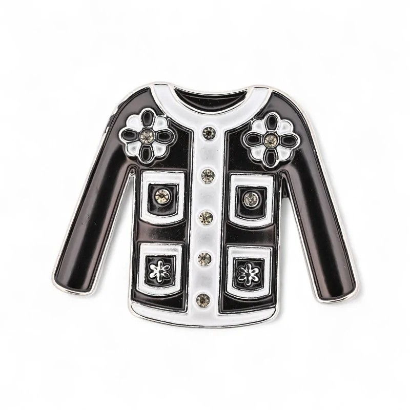 Broche Aimantée Veste Cardigan Noir et Blanc - Bijou Style Parisien
