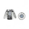 Broche chaqueta blanco y negro vista trasera, parte trasera de metal color plata con dos discos magnéticos redondos para una fij