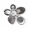 Vorderansicht der abstrakten Blumenbrosche, fünf asymmetrische Blütenblätter aus Rauchkristall, schwarz gehämmertem Metall, Perl