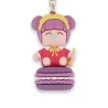 Personnage Dessert Girl sur macaron violet de 6 × 3,5 cm