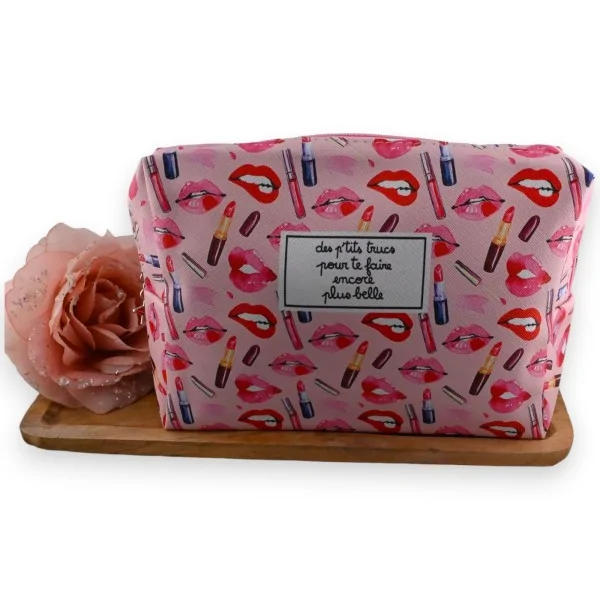 Pochette per il trucco con bocca e rossetto