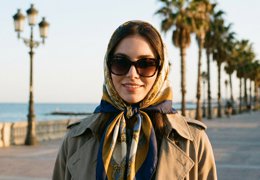 Comment attacher un foulard sur la tête : 6 styles, de Bardot au turban