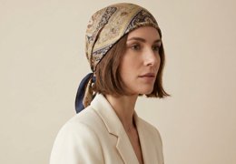Foulard sur cheveux courts : 7 façons de le porter