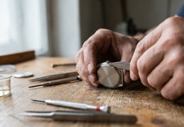 Changer la pile de sa montre à quartz soi-même : le guide pas à pas