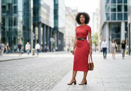 Comment porter le style pin-up femme en 2026 sans effet costume